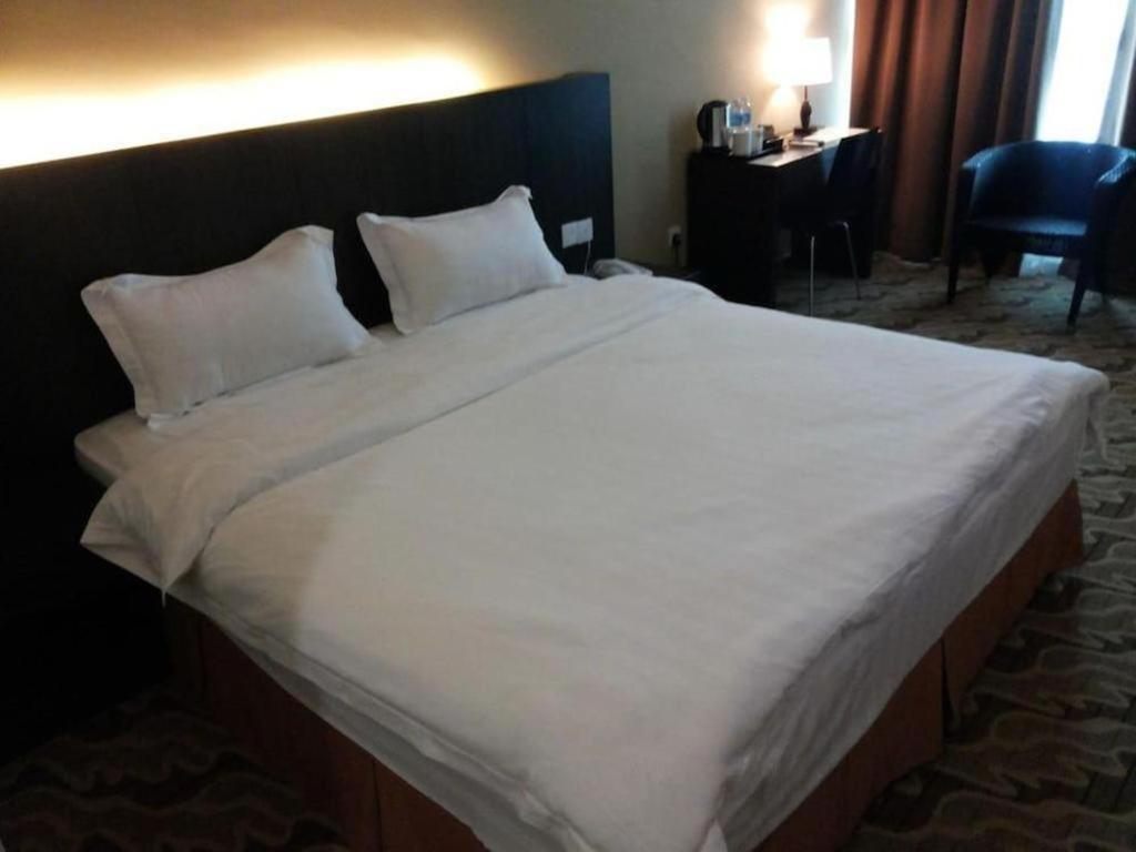 Eminent Hotel Κότα Κιναμπαλού Εξωτερικό φωτογραφία