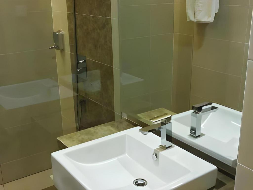 Eminent Hotel Κότα Κιναμπαλού Εξωτερικό φωτογραφία