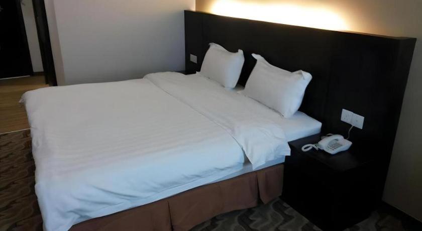 Eminent Hotel Κότα Κιναμπαλού Εξωτερικό φωτογραφία